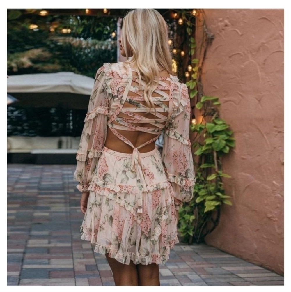 Ruffle Trim Lace-up back Floral Print Deep V-neck Waist Cutout, Size Medium - Picture 2 of 11